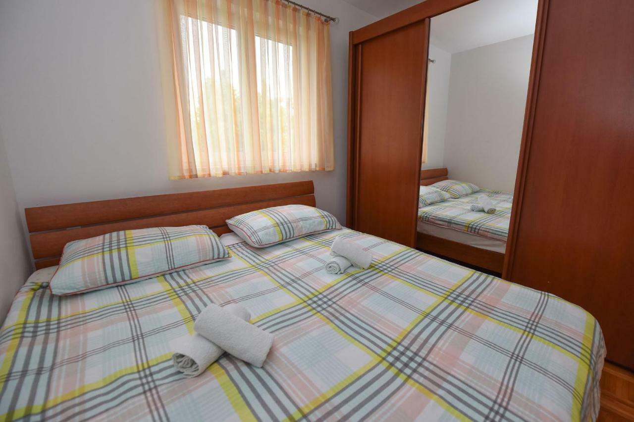 Ivana Apartment With Terrace Novalja Zewnętrze zdjęcie